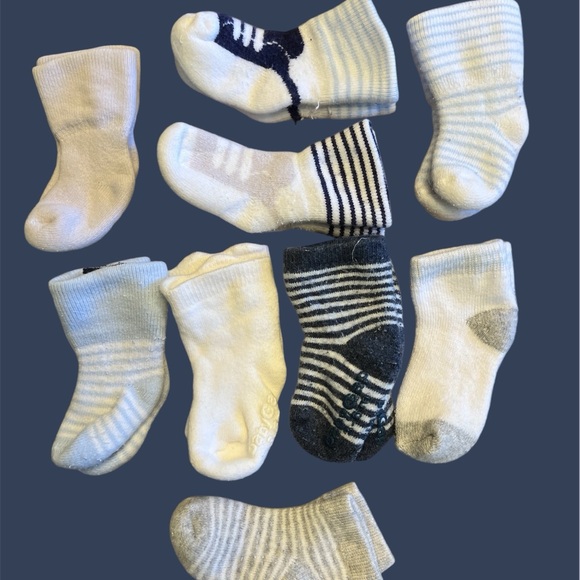 Ralph Lauren Navy Romper & Newborn Socks | Newborn | Preowned - Picture 3 of 5